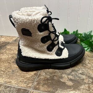 Sorel White Sherpa Lined Boots